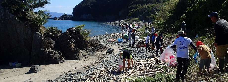 海岸清掃の画像